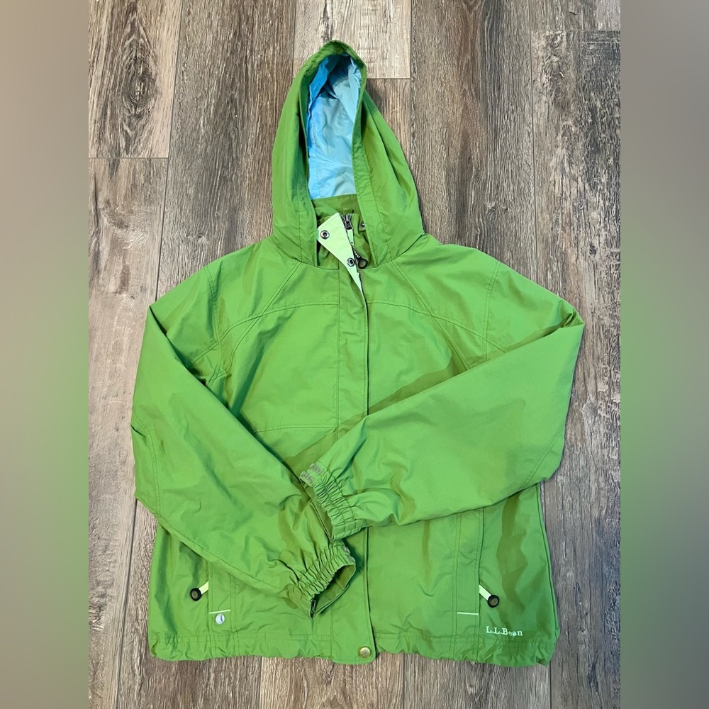 L.L. Bean Women Green Raincoat with Blue Lining